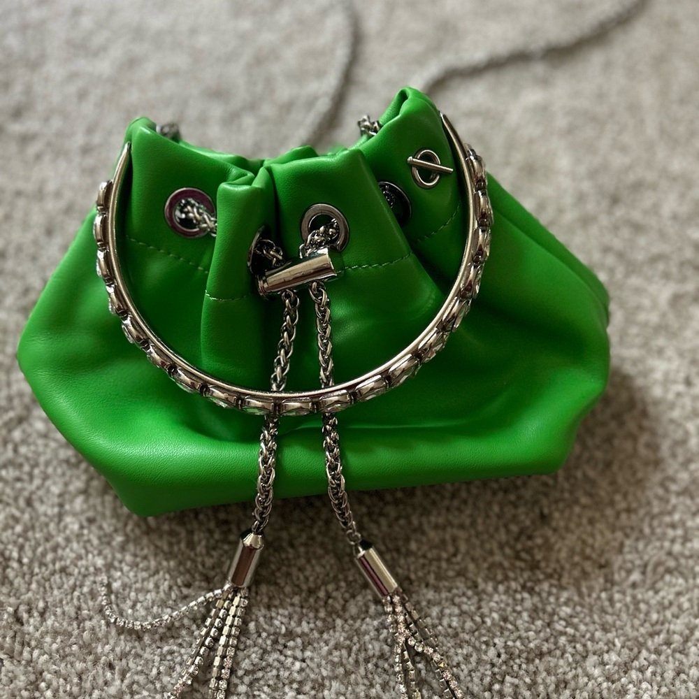 Mini Green Drawstring Chain Bag - Picture 2 of 4